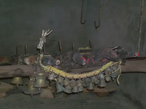 कमरमुतेना रावुळ, गोटपाळ  Shrine of goddess Kamarmute at Ghotpadi