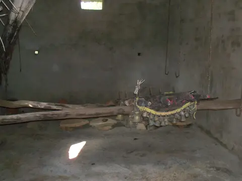 कमरमुतेना रावुळ, गोटपाळ  Shrine of goddess Kamarmute at Ghotpadi