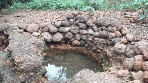 तूरेमर्का: उड्ला चुवा  A tiny groundwater source at Turremarka