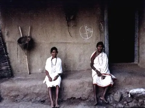 मुनेताङ माडिया आस्कना मलयळि  20th century Madia women were dressed like this
