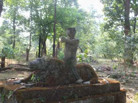 गुमया  A Madia tomb