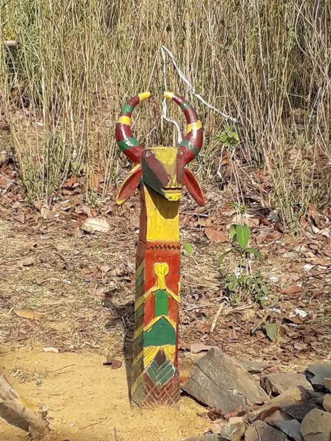 Totem pole at Midadapalli