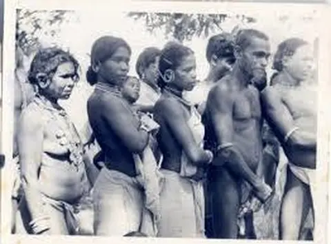मुनेता कालमतोर गाय्तालोर  Madias of an earlier generation